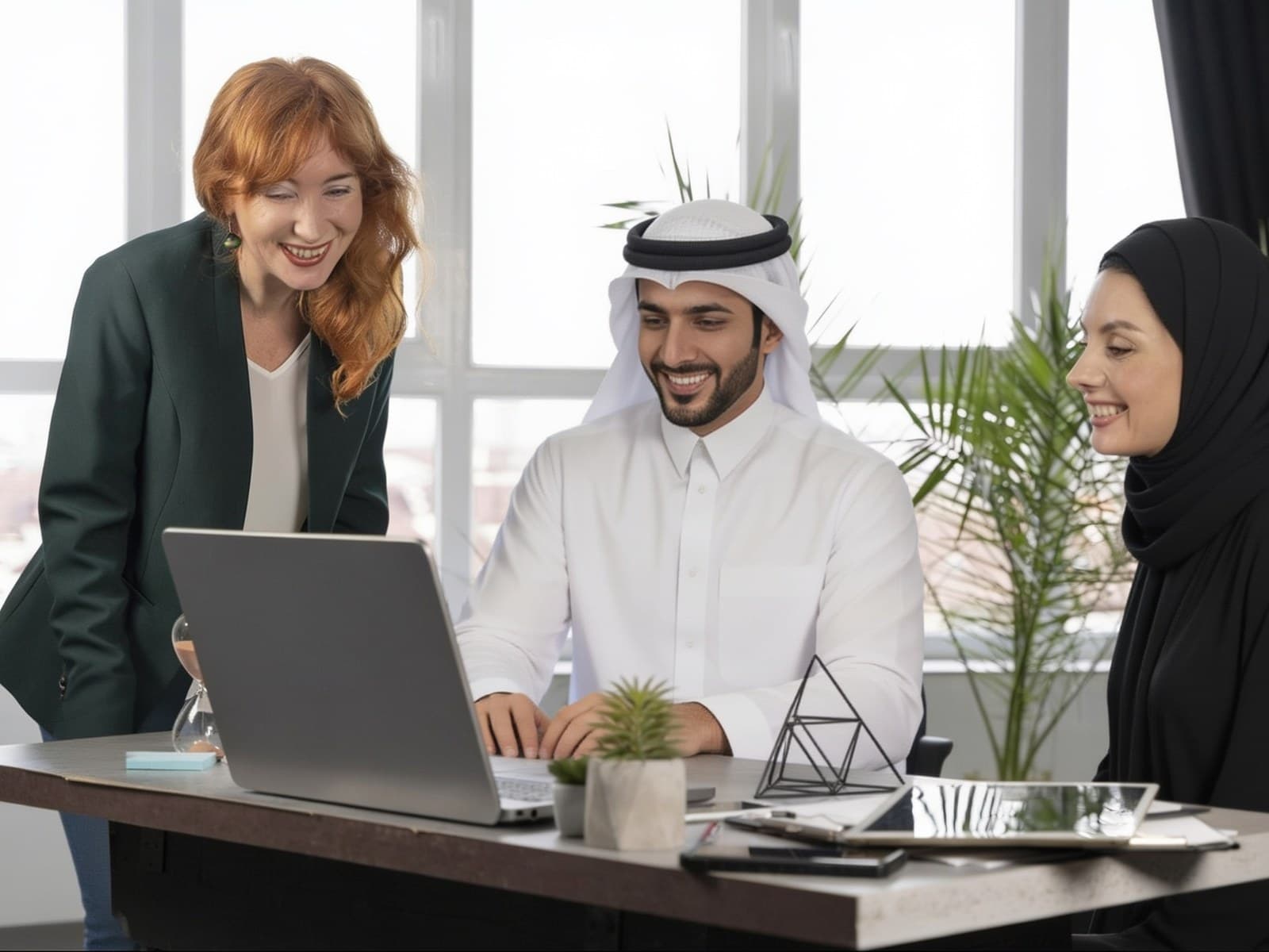 People leaders collaborating on HR programmes